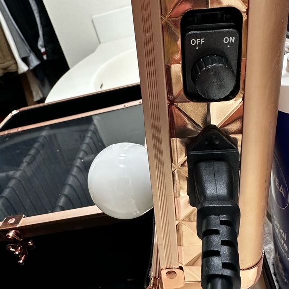 Impressions Vanity Travel Case - Picture 10 of 11